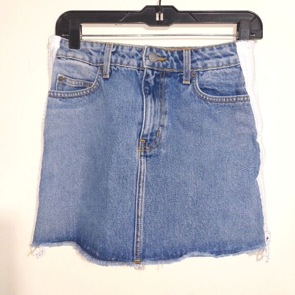 Carmar Women's Side Zip Zip Medium Wash Denim Mini Skirt Size 28 EUC - Picture 5 of 13